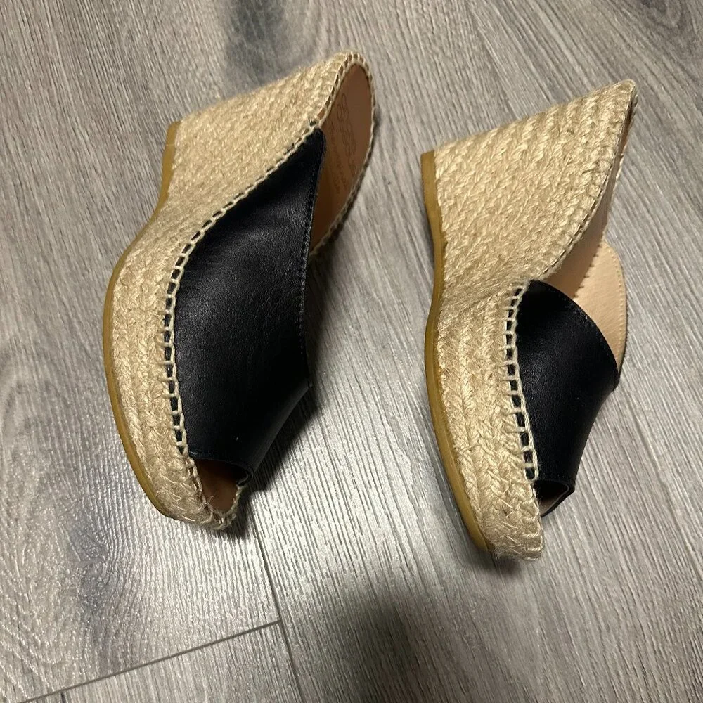 Andre Assous Catarina Espadrille Wedges in Black - Size 6 - Like New